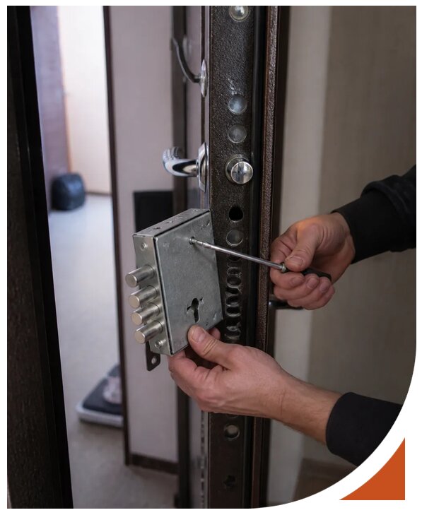 Замена сувальдного замка с выездом мастера в Шумерле